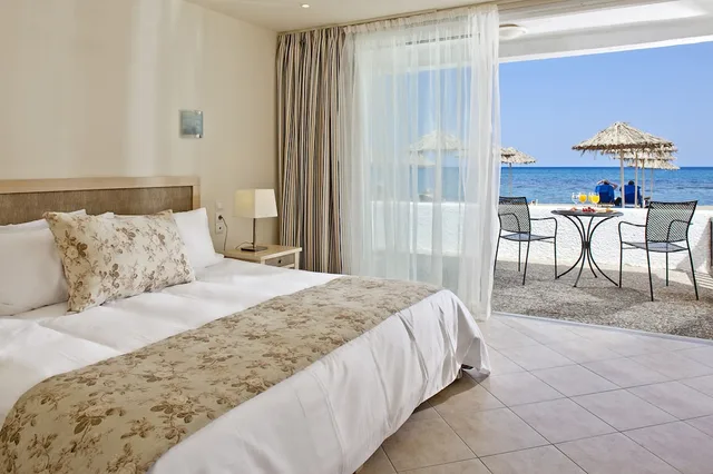 Premium, Junior Suite, Double Bed, Water Front, Sofa, Ground Floor، Civitel Creta Beach 2/7