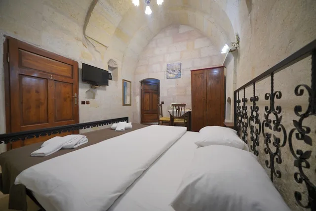 Cave, Double Bed، View Cave Hotel 3/10