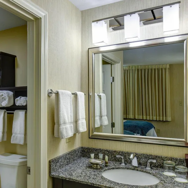 Efficiency, Superior, King Bed، Port Inn & Suites Kennebunk, Ascend Hotel Collection 4/5