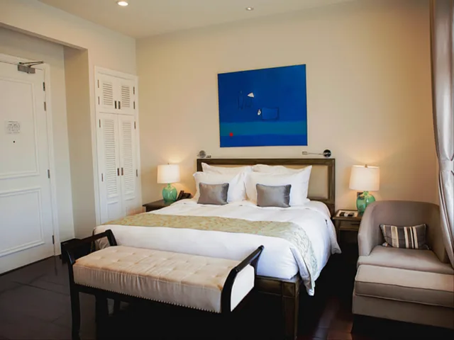 Sanctuary, Queen Bed، Villa Song Saigon 1/1