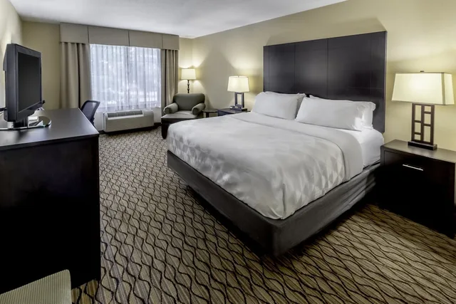 غرفة بريميوم، Holiday Inn Hotel And Suites Milwaukee Airport 2/6