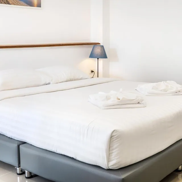 Deluxe, King Bed, Grand Sattahip Hotel 2/4