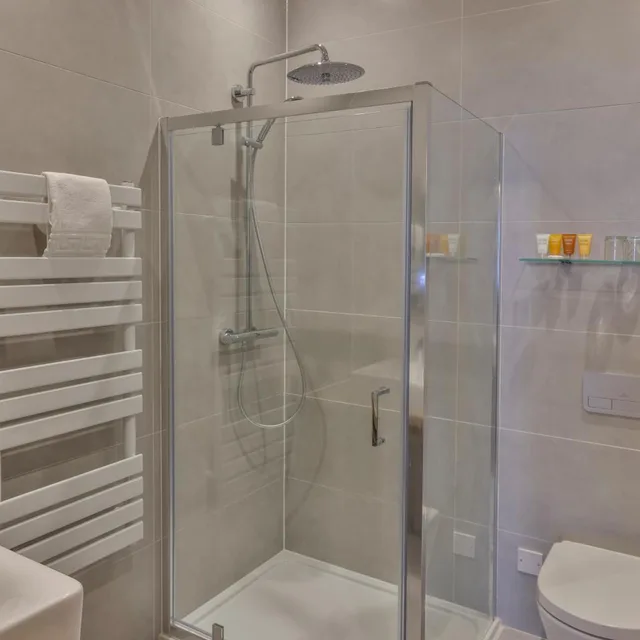 غرفة سوبيريور عائلية بسرير مزدوج وسرير فردي، Castle Bromwich Hall Hotel, BW Signature Collection 8/10