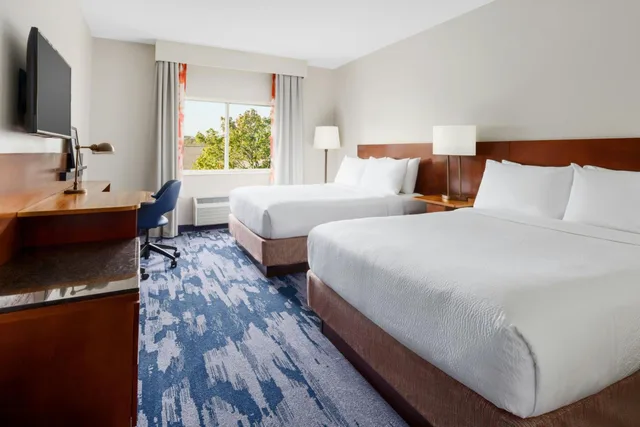 غرفة بسريرين كوين بحوض استحمام لذوي الإعاقة، Fairfield Inn By Marriott Philadelphia Airport 3/10