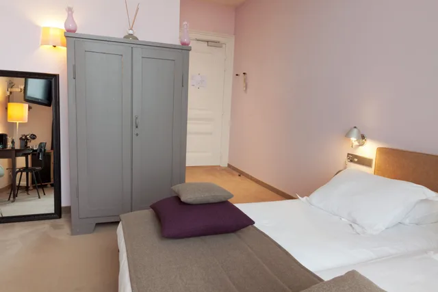 Standard, Double Bed, Suite Hotel Pincoffs Rotterdam 2/3