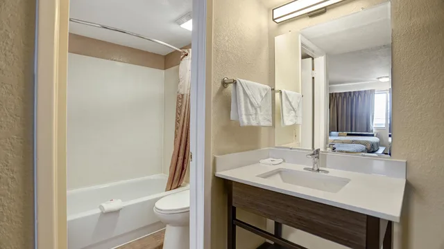 غرفة بسرير كينج لذوي الإعاقة، Motel6 Amarillo, TX - Airport 4/4