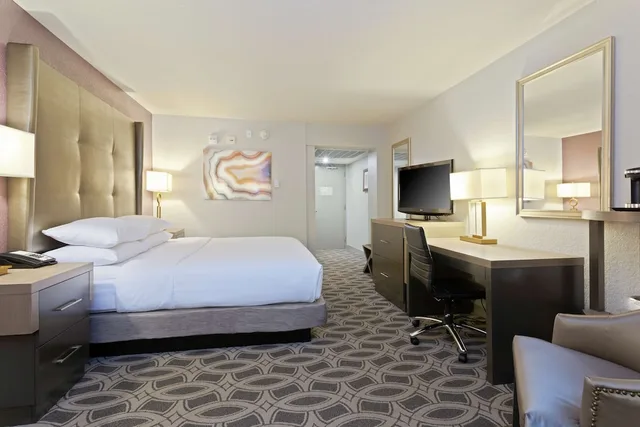 Room, King Bed, Allergy Friendly، DoubleTree by Hilton Orlando East - UCF Area 4/7