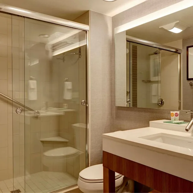 غرفة بسريرين كوين مع أريكة لذوي الإعاقة، Hyatt Place Sarasota Lakewood Ranch 2/3