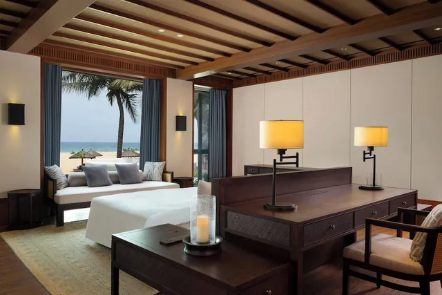 غرفة بريميوم بسريرين مزدوجين بإطلالة على البحر بغرفتي نوم، Le Meridien Shimei Bay Beach Resort & Spa 7/10