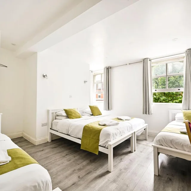 غرفة رباعية بحمام خاص، City London Hotel 1/8