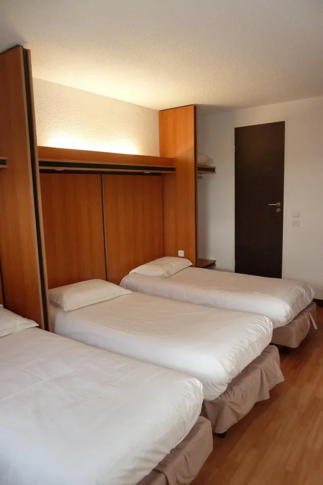 غرفة ثلاثية، Hotel La Bonne Etape 4/8
