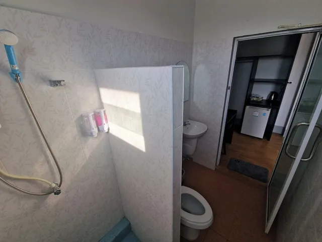 غرفة بسرير كوين بإطلالة على الحديقة بحمام خاص، Rim Khao Jungle Resort Koh Lanta 10/10