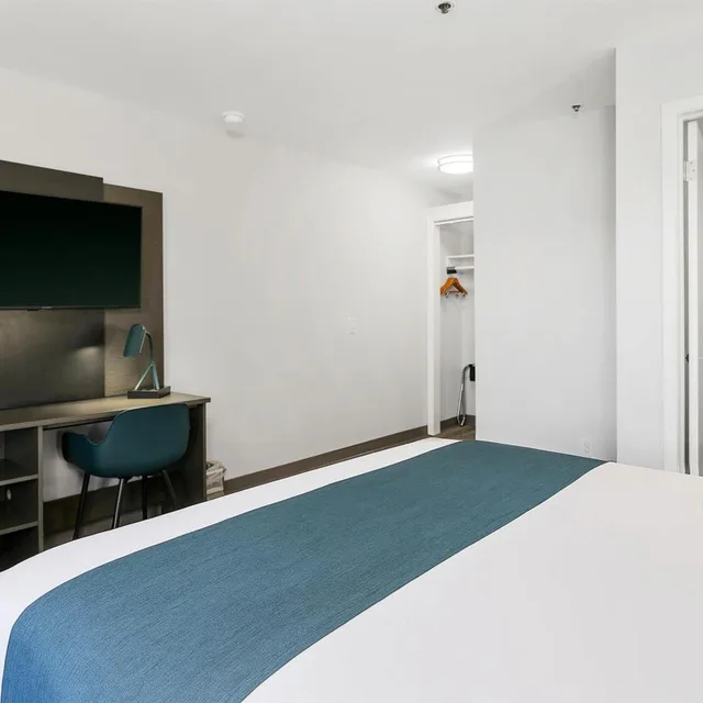 جناح، Motel6 Tempe, AZ – Elliot Road 5/7