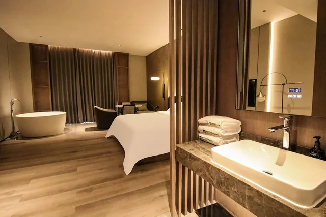 غرفة بريميوم ديلوكس بسرير كينج بإطلالة على الجبل، Wyndham Garden Gaozhou 1/1