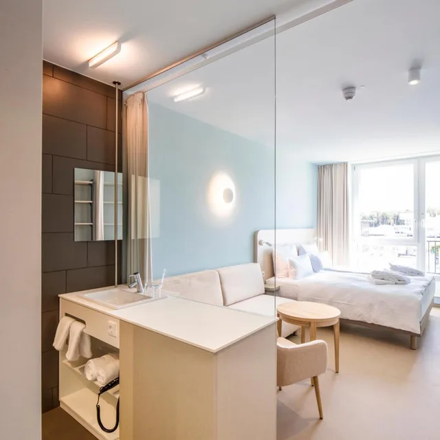 Room, Double Bed, Lateral Side Sea View، aja Travemuende 4/4