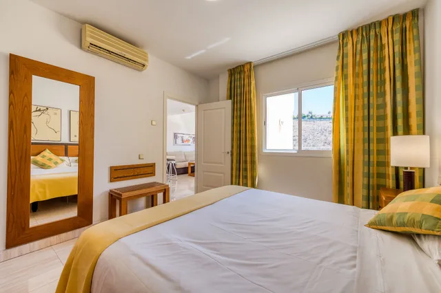 شقة بسريرين مزدوجين بغرفتي نوم مع أريكة، Holiday Club Sol Amadores 1/10