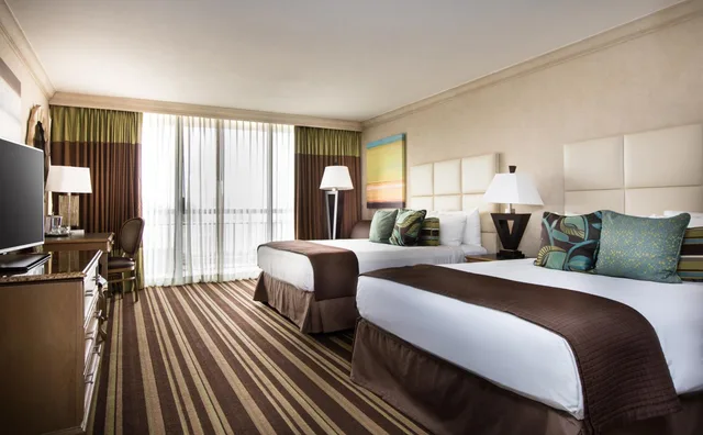 غرفة بسريرين مزدوجين بإطلالة على المدينة، The San Luis Resort Spa & Conference Center 3/3
