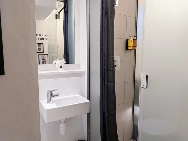 غرفة بسرير مزدوج، CoDE Pod Hostels THE CoURT 5/7