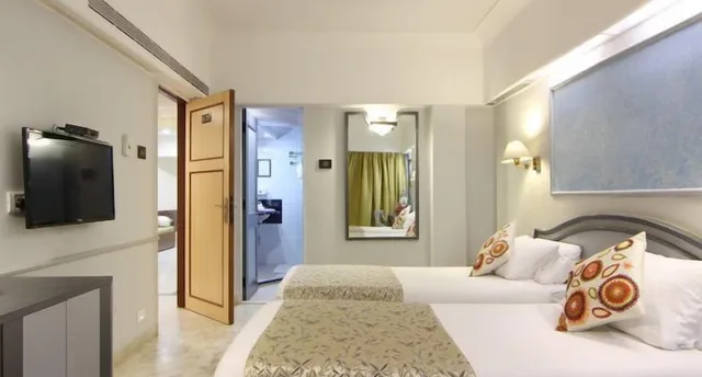 2 Bedrooms, Suite, 2 Queen Beds, Regenta Place The Emerald 3/10