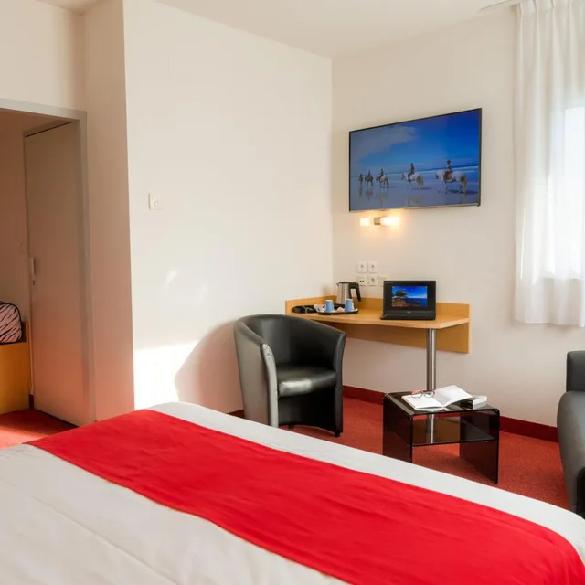 غرفة بريستيج ثلاثية، Hotel Kyriad Quimper Pont L Abbe 4/10
