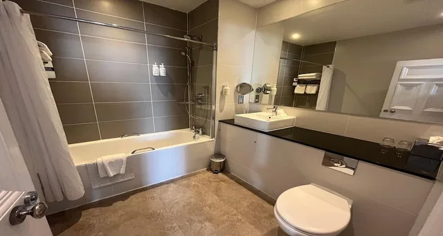 Duplex, Deluxe, Double Bed, Two Story، Best Western Chilworth Manor Hotel 9/10