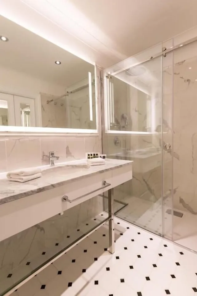 غرفة سوبيريور بسرير كينج بإطلالة على البحر، Amadria Park Hotel Milenij 5/5