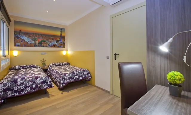 غرفة بسرير مزدوج، Hostal Barcelona 1/7