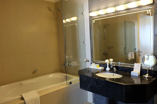 جناح بسرير كينج وسريرين منفصلين وسرير كوين بـ3 غرف نوم، Magnum Hotel and Suites West Bay 3/3