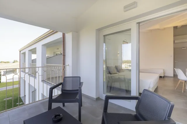 Superior, 1 Queen and 1 Single Bed, Garden Area، S Arena Beach 5/5