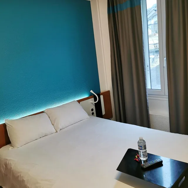 Standard, Double Bed, Train View, Ibis Styles Chambery Centre Gare 3/7