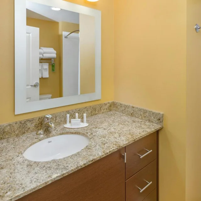 استوديو بسرير كينج مع أريكة لذوي الإعاقة، Towneplace Suites Portland Vancouver 5/10