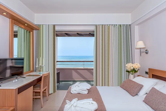 Double Room Garden View or Pool View، Porto Platanias Beach Resort & Spa 3/7