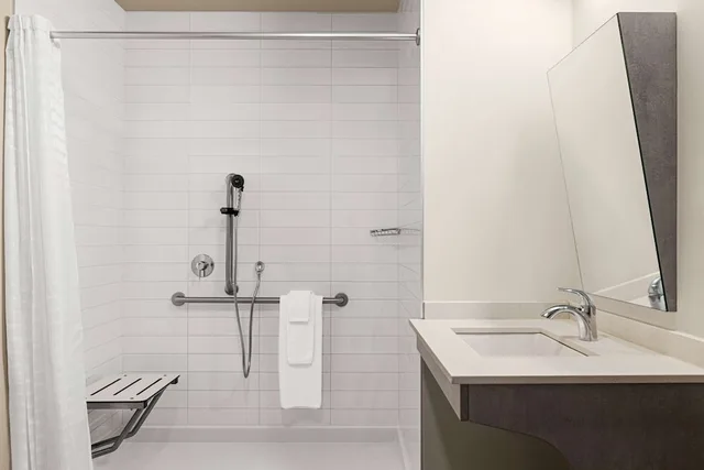Standard, Queen Bed, Accessible, Microtel Inn & Suites Montreal Airport-Dorval QC 3/3