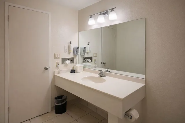 غرفة قياسية بسريرين كوين، Hotel Bay Breeze 8/10