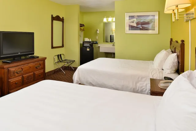 Standard, 2 Double Beds, Americas Best Value Inn Princeton 2/2