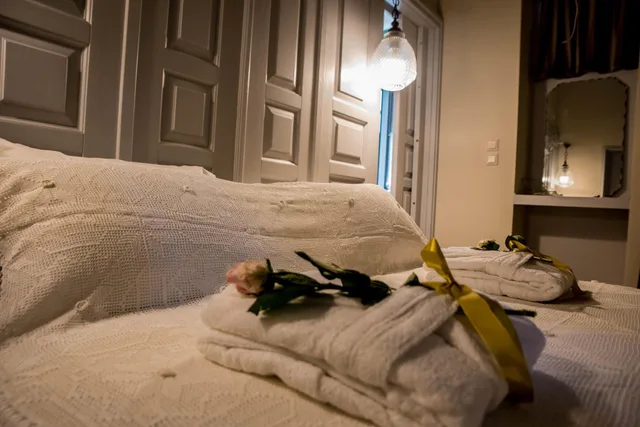 1 Bedroom, Deluxe, Suite, Executive Level, Bathtub, Kyria Boutique House 3/5