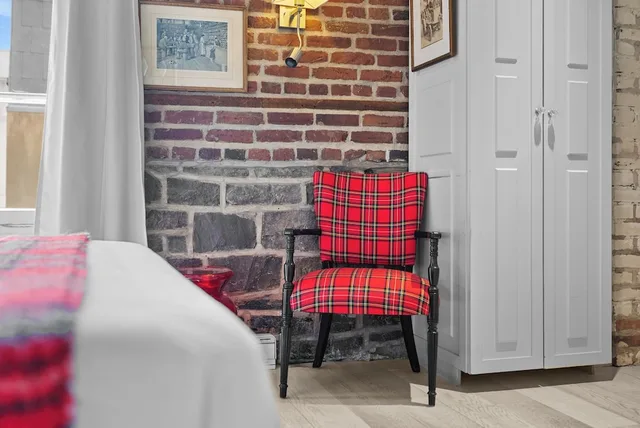 Superior, Queen Bed, City View, Attic، Auberge Place D Armes 8/10
