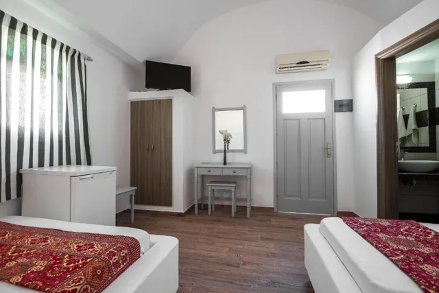 غرفة سوبيريور رباعية، Villa Iliovasilema Santorini 2/8