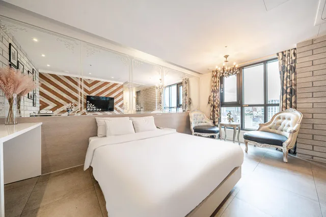 Tower, Suite، Hotel Lassa 1/2