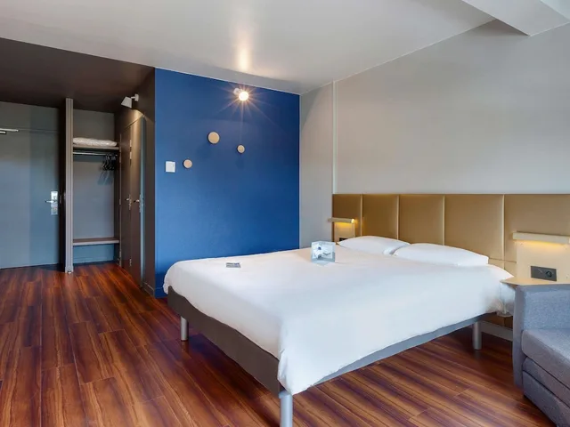 غرفة عائلية بسرير مزدوج مع أريكة، Ibis Budget La Roche Sur Yon 1/3