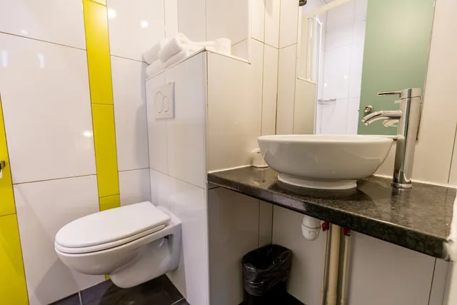 Room, Double Bed, Balcony, Vintage Paris Gare du Nord 5/7