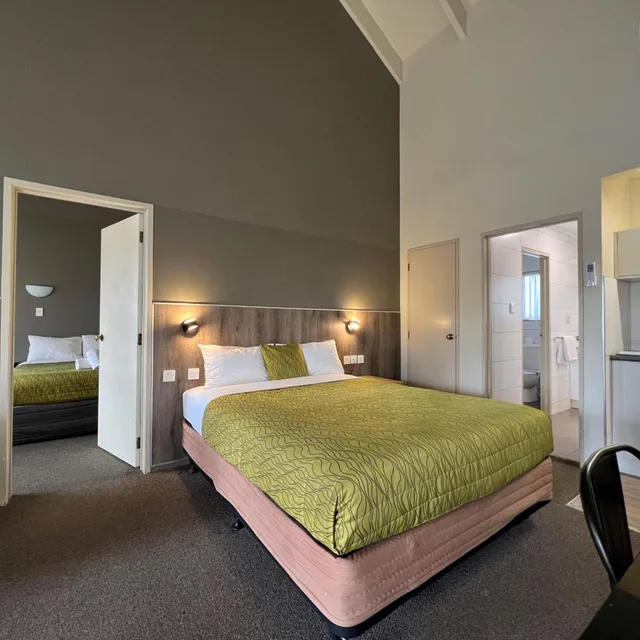 جناح عائلي بغرفة نوم واحدة بجاكوزي، Airport Manor Inn 4/9