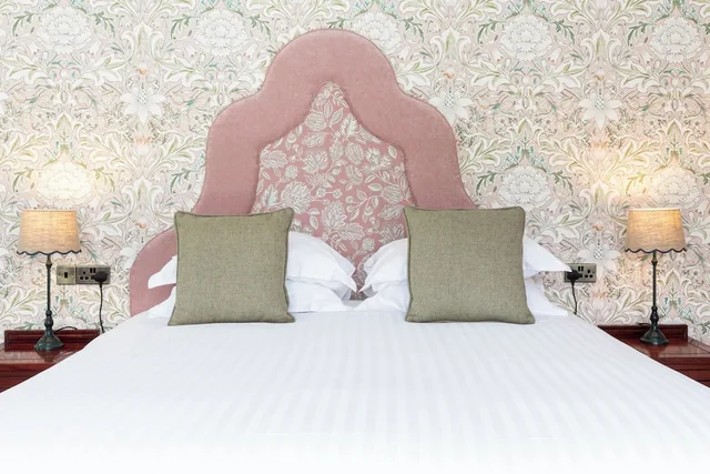 جناح بسرير مزدوج، Lake District Castle Inn 5/7