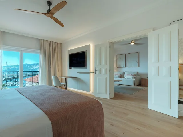Preferred Club, Suite, Twin Beds, Ocean View, Sofa, Hyatt Ziva Madeira 1/5