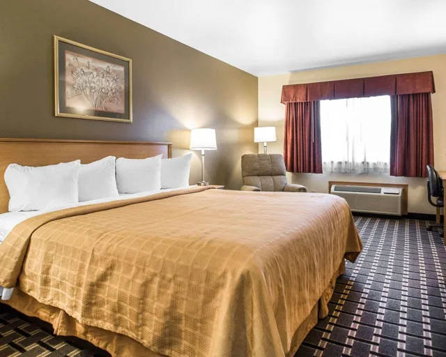 غرفة بسرير مزدوج، Quality Inn Mauston I-90 3/7