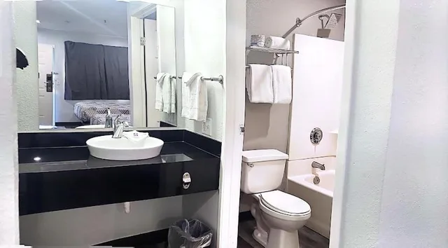 غرفة بسرير كوين لغير المدخنين، Motel6 Seattle, WA - South 8/10