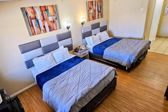غرفة بسريرين كوين للمدخنين، Rodeway Inn Roswell West 1/3