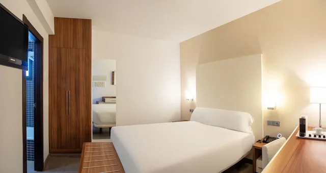 غرفة بشرفة مفردة بسرير مزدوج، RH Portocristo & Wellness 1/4