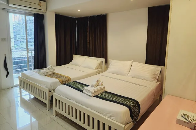 Standard, Twin Beds, Zenith Life 5/10