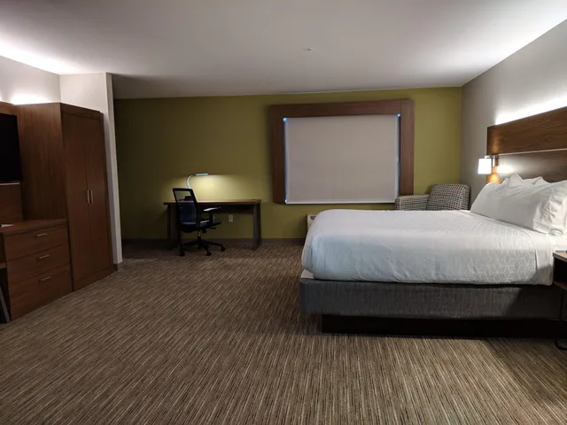 غرفة قياسية بسرير مزدوج، Holiday Inn Express & Suites Claypool Hill (Richlands Area) 2/2